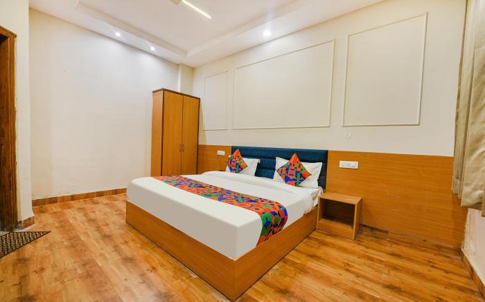 FabHotel Alpine Tree