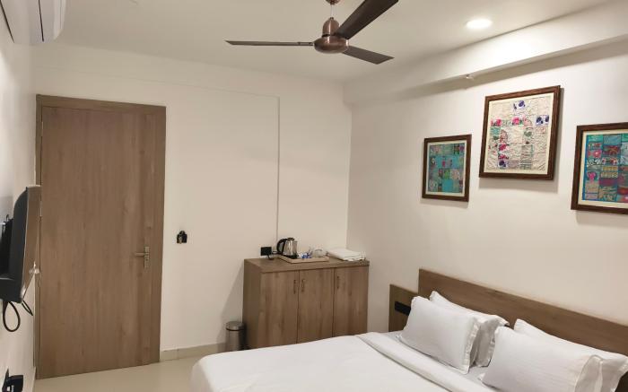 Vasudeva Hotel & Restaurant