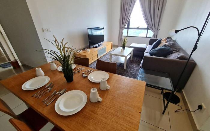 Lovely 3 Bedroom Apartment @ Cyberjaya NETFLIX