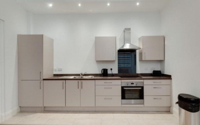 Temple Court Cavern Quarter 1-BR City Centre Apt