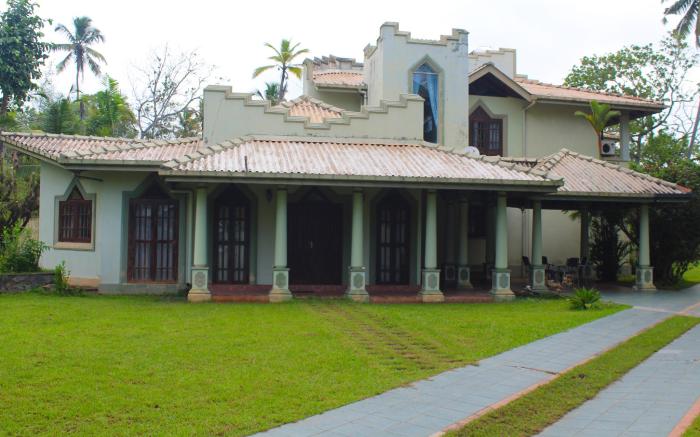 Castle family villa