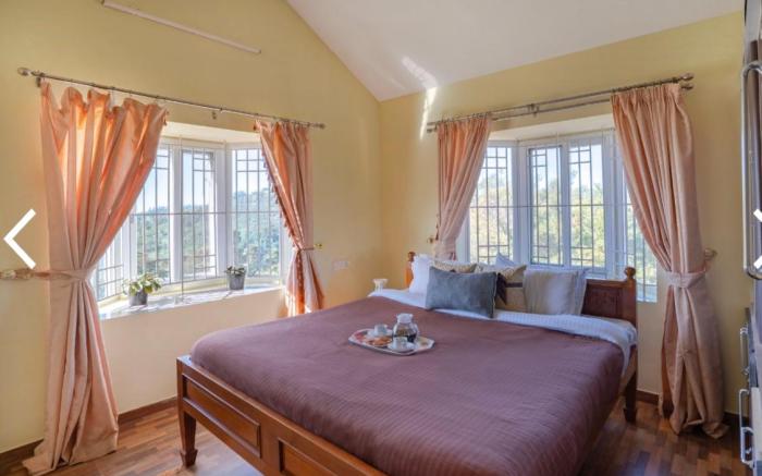 Hillcrest villa