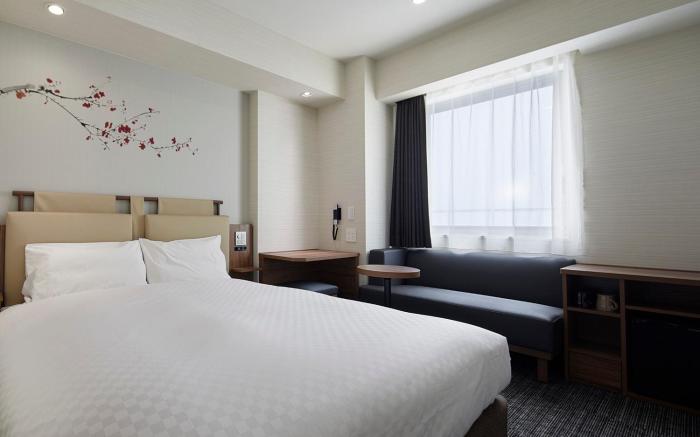 VIA INN HAKATAGUCHI EKIMAE - JR WEST GROUP