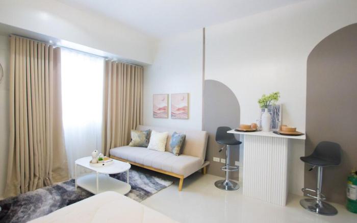 Casa - Vibrant City Center Studio @ Taft East Gate