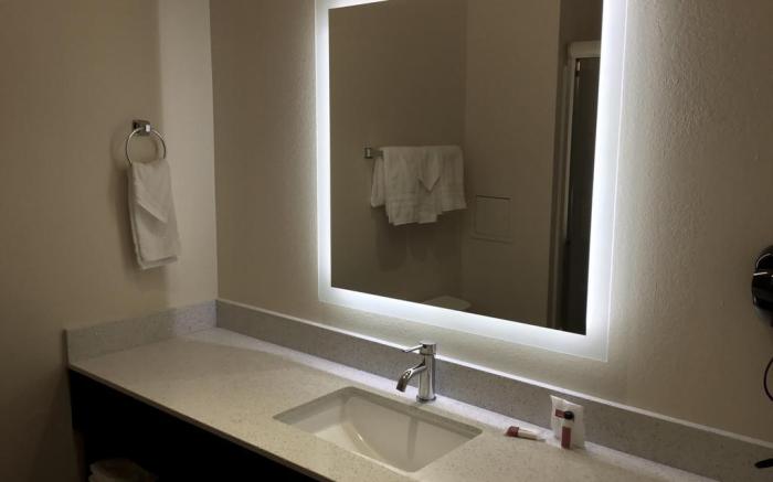 Days Inn by Wyndham Freeport