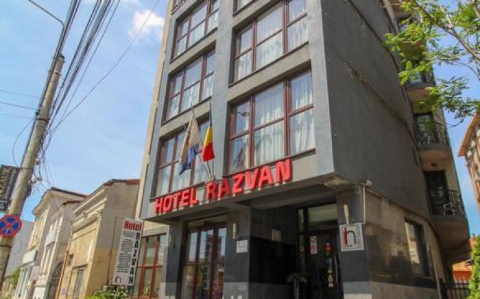 Hotel Razvan