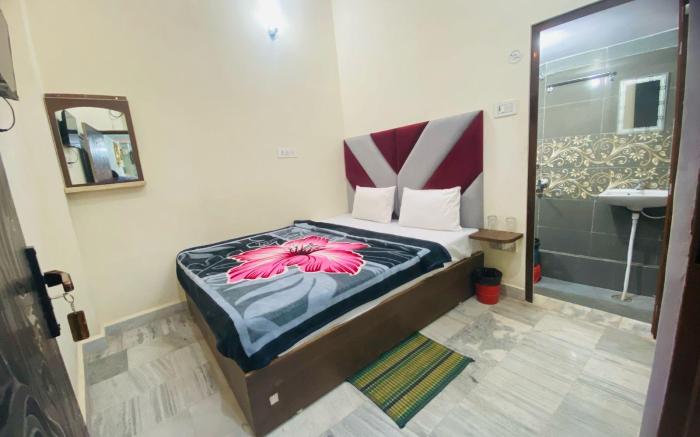 Rudraksha Paying Guest House