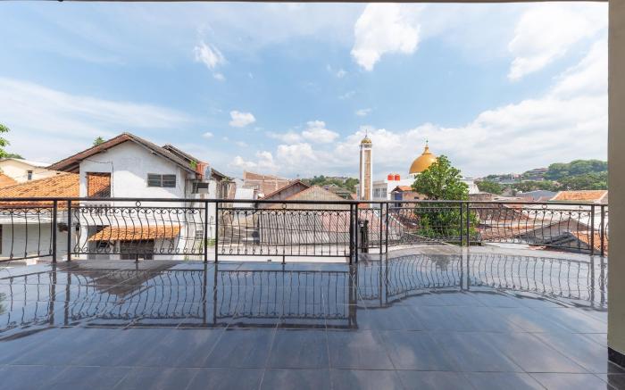 Urbanview Syariah Wisma Husada Kalibanteng