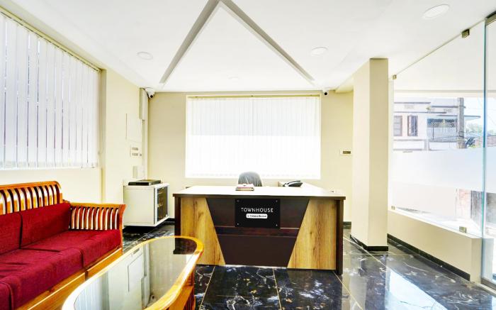 Super Townhouse Trivandrum Near Padmanabhaswamy Temple