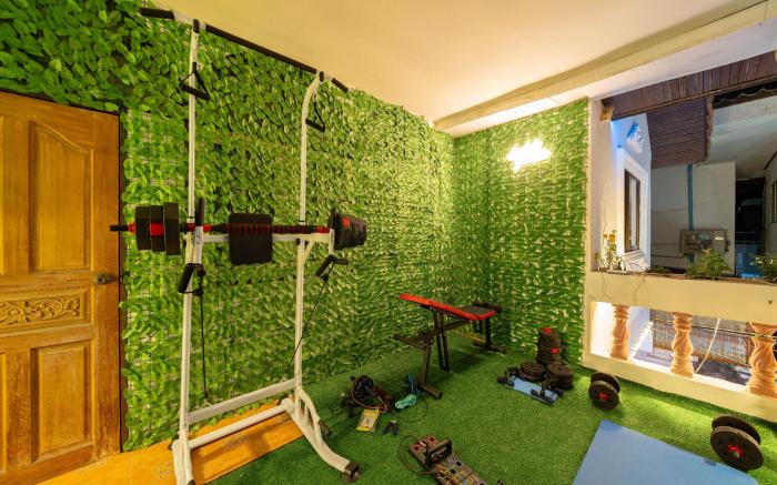 Bigg Villa, 6 BR, DJ , Kitchen, BBQ , Hot Tub, Gym