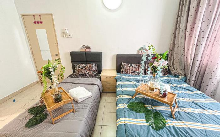 Puchong, 1-12pax, Projector, Free WiFi, 3BR