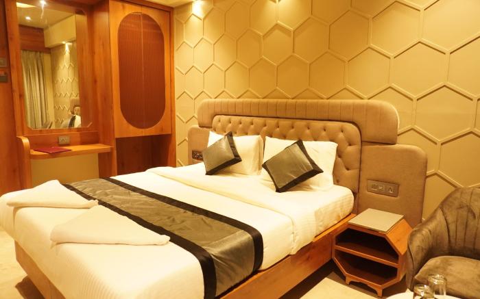 Hotel Regalia Suites