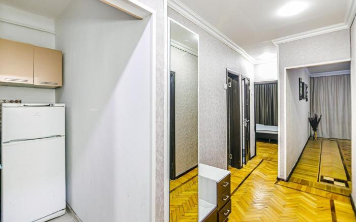 Cozy 3-bedroom apartment on Nizami st Fountain Sqr