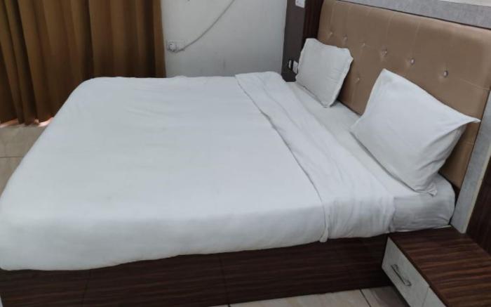 Goroomgo singh residency Gurugram