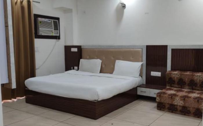 Goroomgo singh residency Gurugram