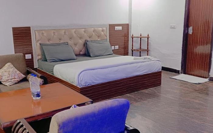 Goroomgo singh residency Gurugram