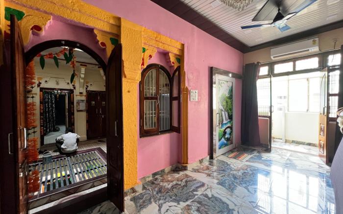 Gayatri Paying Guest House 