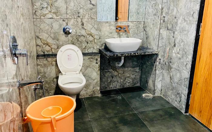 Stay 10 Parallel Apartment Hotel