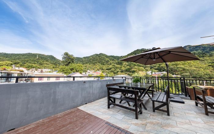 Mutianyu Great Wall Jingshan First House  B&B