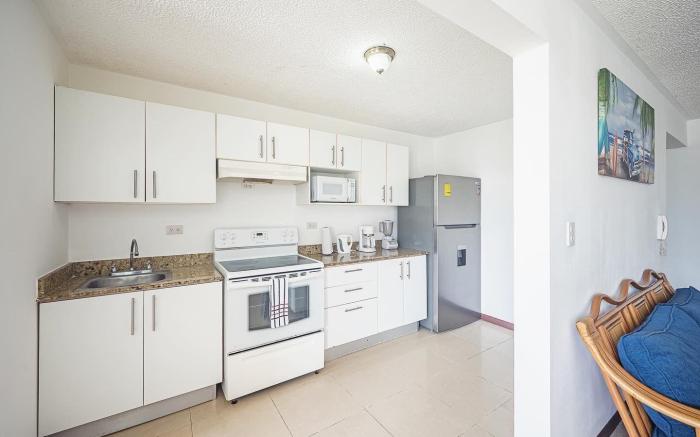 Costa Linda Jaco Beach pool view Balcony