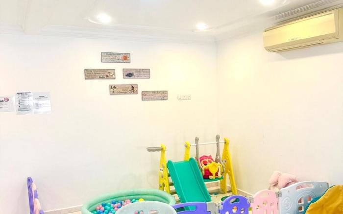 Double Storey 5 bedroom @ 18pax