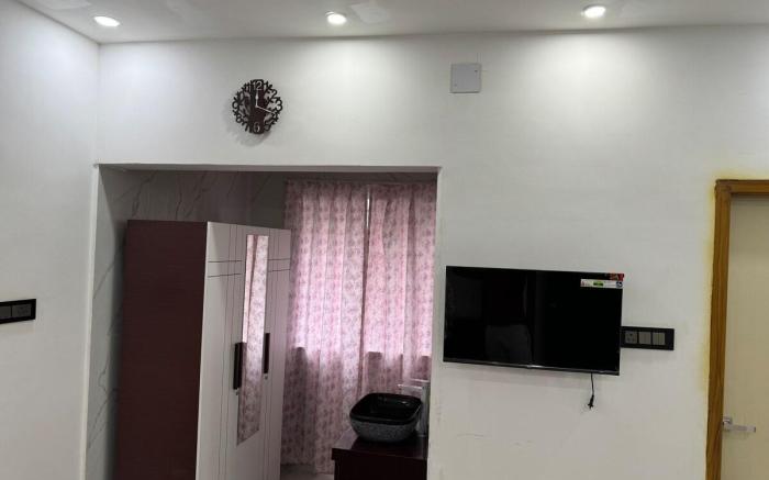 #12: A Cozy, Stylish & Spacious1BH @Bhoomimansion