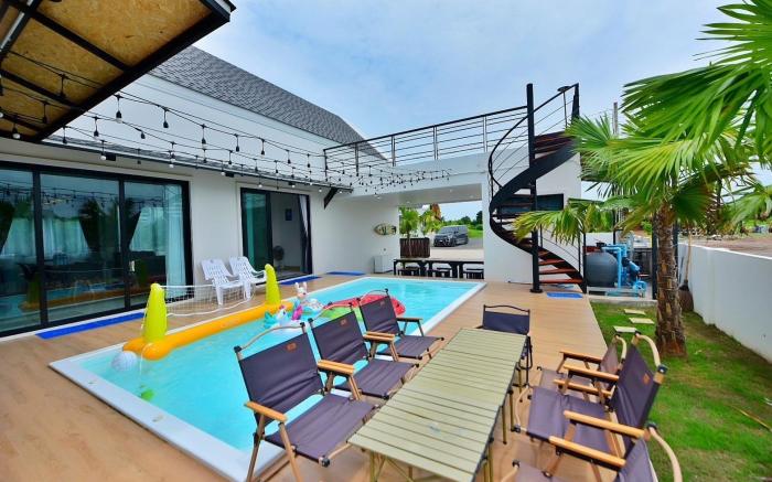 Level UP pool villa Rayong