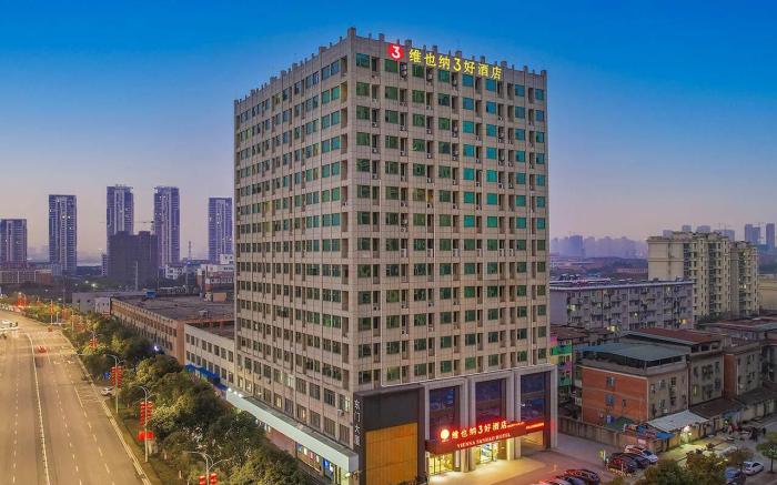Vienna 3 Best Hotel Qingshan Lake Mingyuan Road West metro station