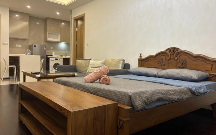 R&F Cozy Studio for 2 pax near CIQ