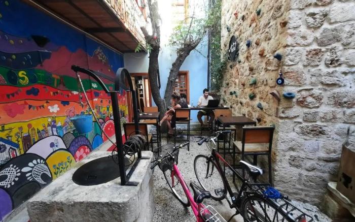 Kuyu Beergarden Hostel