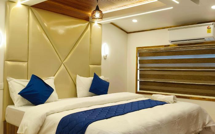 Vinayak House Boats 