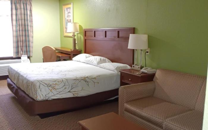 Americana Inn