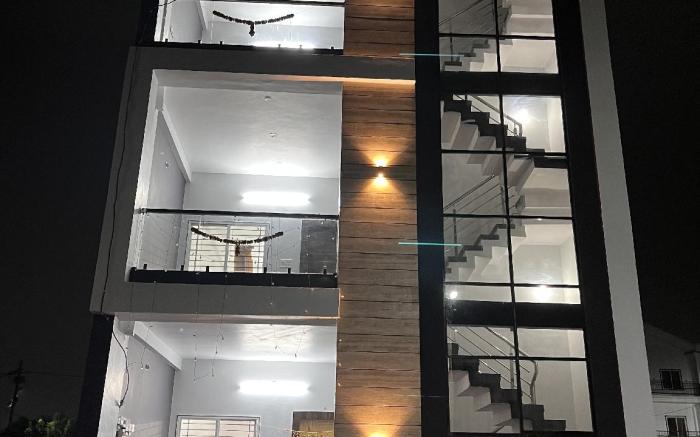 Skyline Abode - 2BHK Family Stay