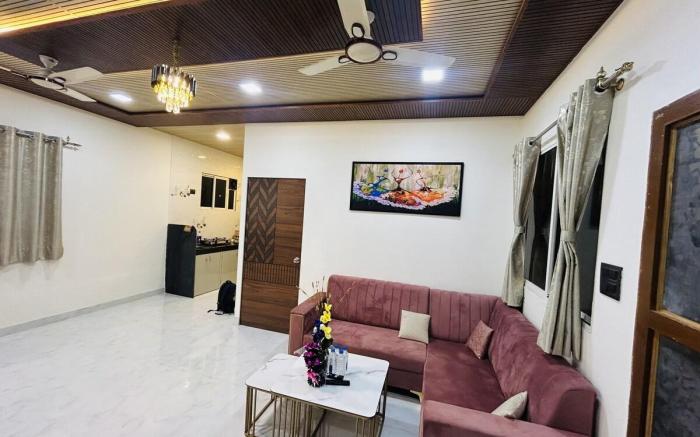 Gagan's Abode 2BR Villa|Private Pool by Homeyhuts