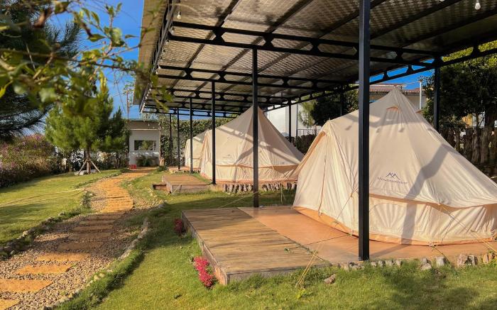 Kiss House Coffee and Glamping
