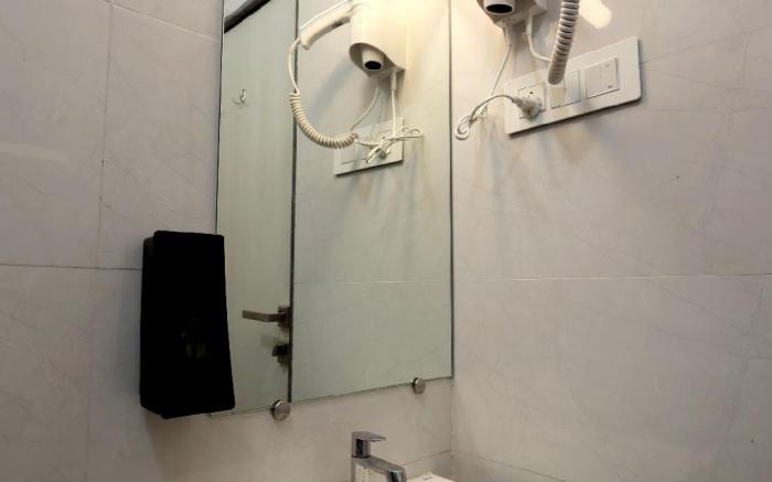 Corporate Stay Solution: 2 BHK in Borivali East