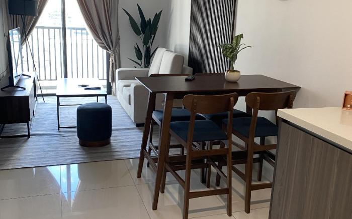 Edumetro 2 bedroom by Fieza 