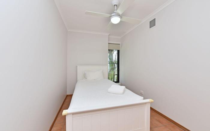 Shimmer Shores Absolute Waterfront Retreat at Fishing Point, Lake Macquarie