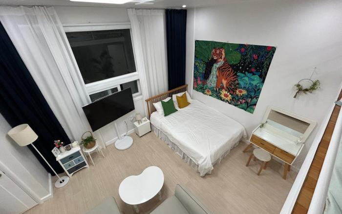 Dangsan Station, Hongdae Line 2..9 Monkey Room