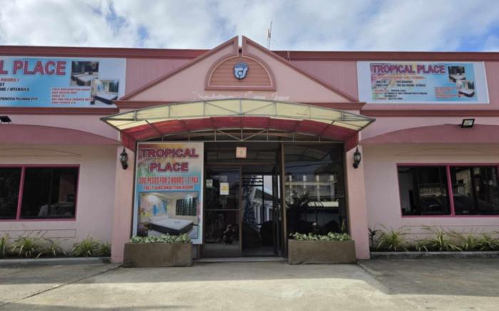 Tropical Place Hotel by RedDoorz