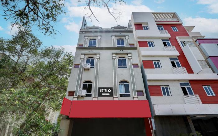 Super Hotel O Hanuman Pet Near Railway Station
