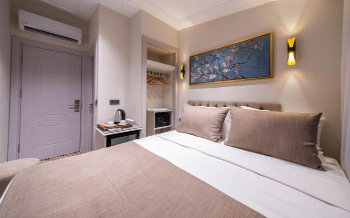 PERALUNA PREMIUM HOTEL