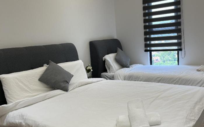 CozyWhite Stay @ The Cove Hillside Residential 