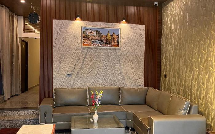 Om Nilay Paying Guest House