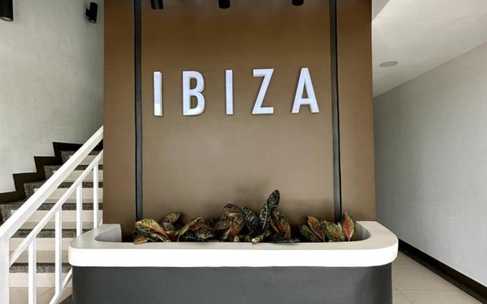 CozyCondo@Ibiza 3N Olvera Residences CamellaManors