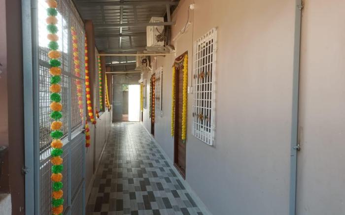 Pareshan Family Cottages