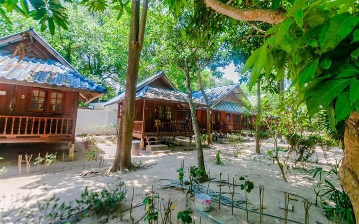 SB Fan Bungalow for 2 Pax (A11)