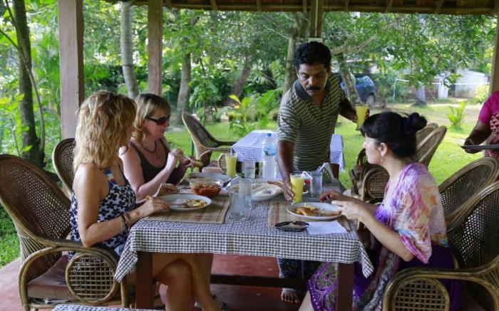 Lovedale Lakeside Homestay
