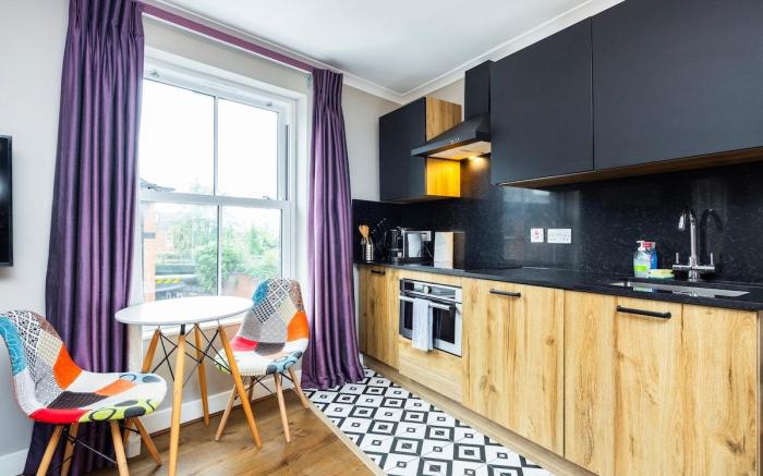 Cosy Modern Studio