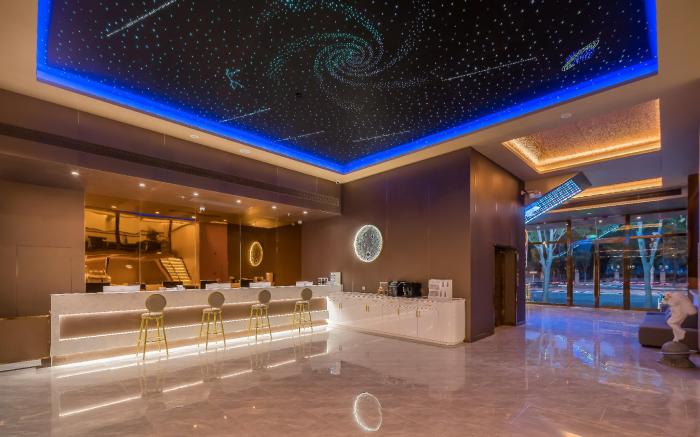 Dequan Luxury Hotel (National Convention Center Olympic Park Subway Station Store)